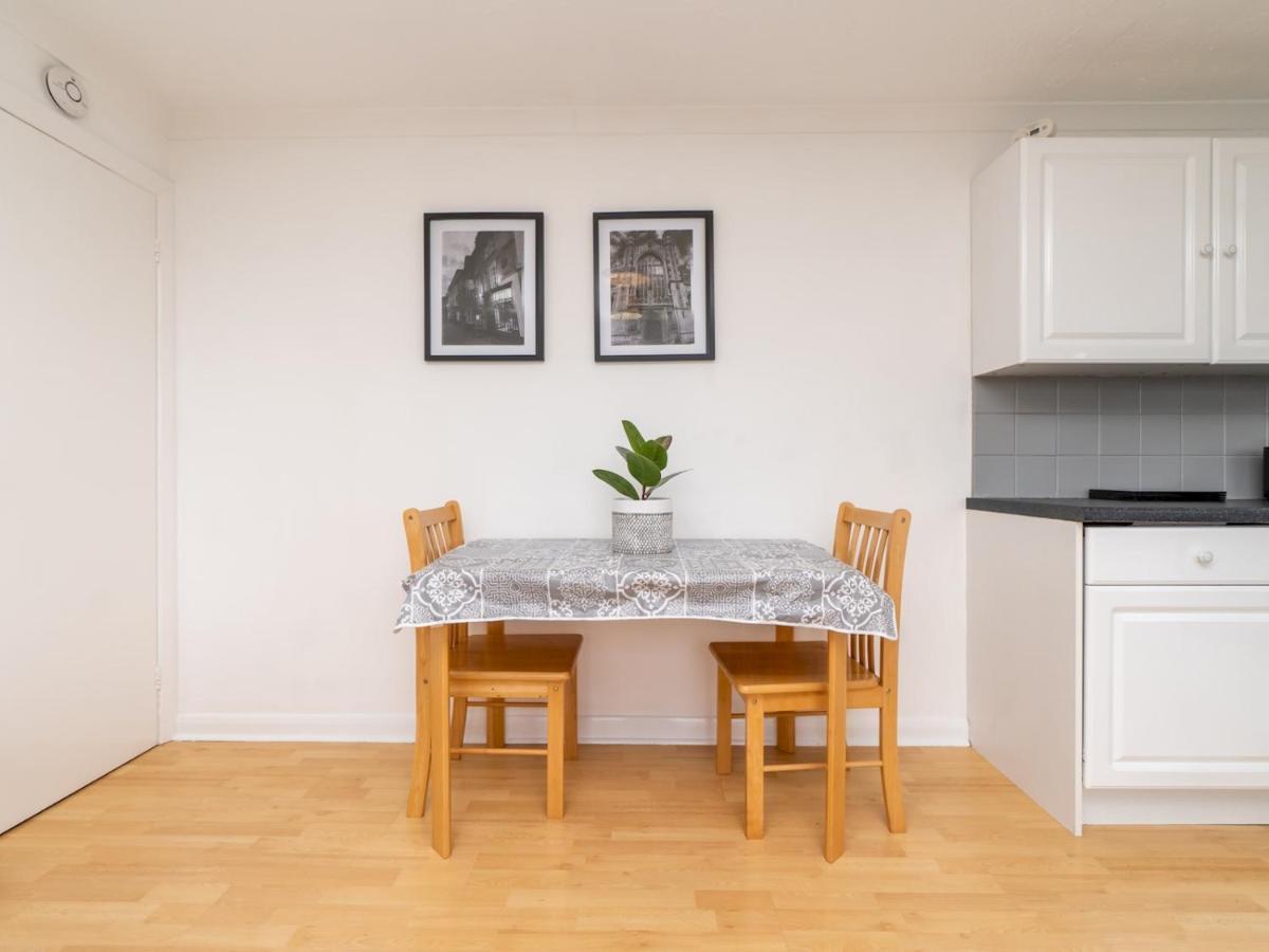 Ferienwohnung Pass The Keys One Bed Flat With Stunning Views And Free Parking Bath Exterior foto