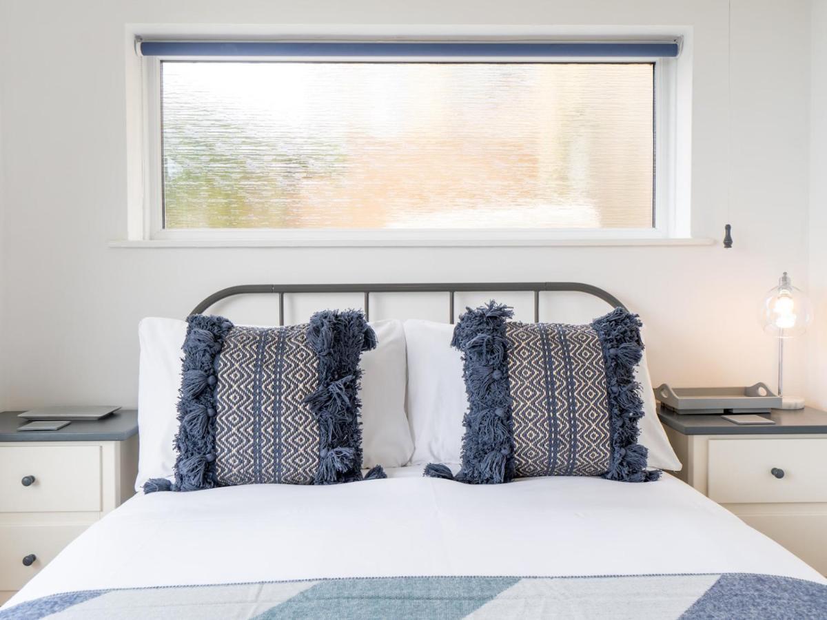 Ferienwohnung Pass The Keys One Bed Flat With Stunning Views And Free Parking Bath Exterior foto